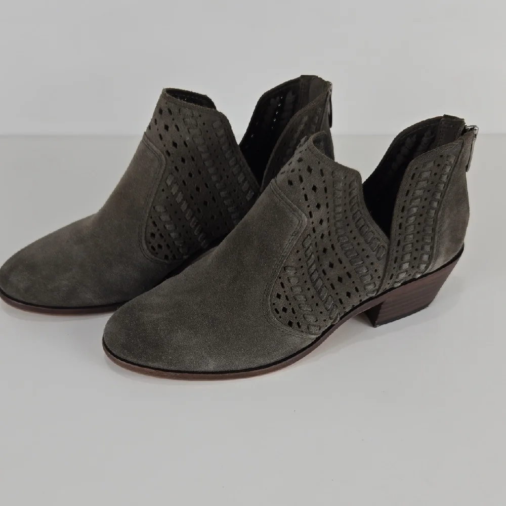 Vince Camuto Prasata Suede Leather Bootie Gray Size 8 - Picture 3 of 10